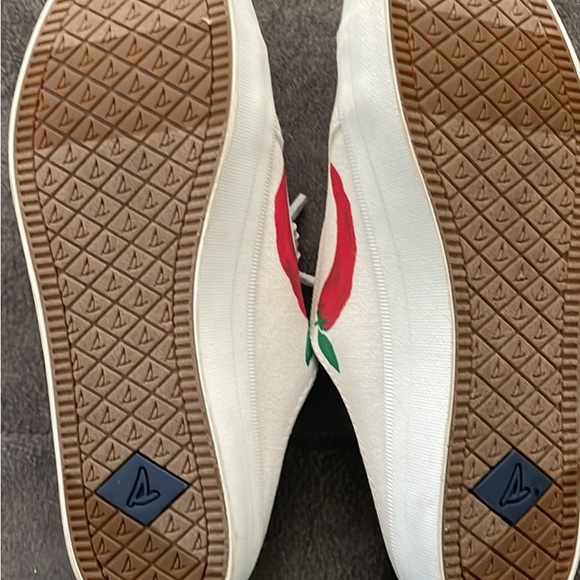 sneaker - Picture 3 of 3